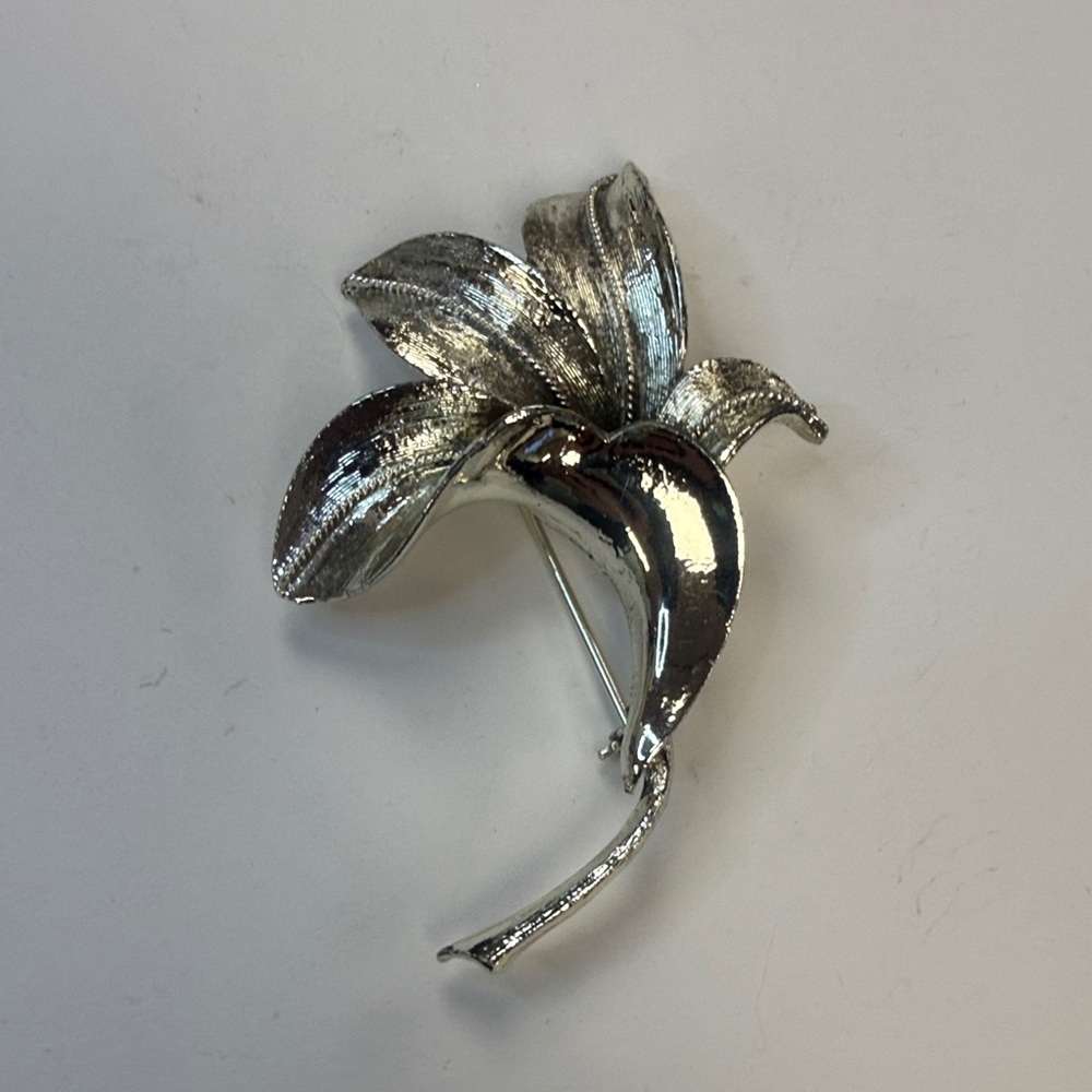Silver Floral Brooch Pin - Women's Accessory